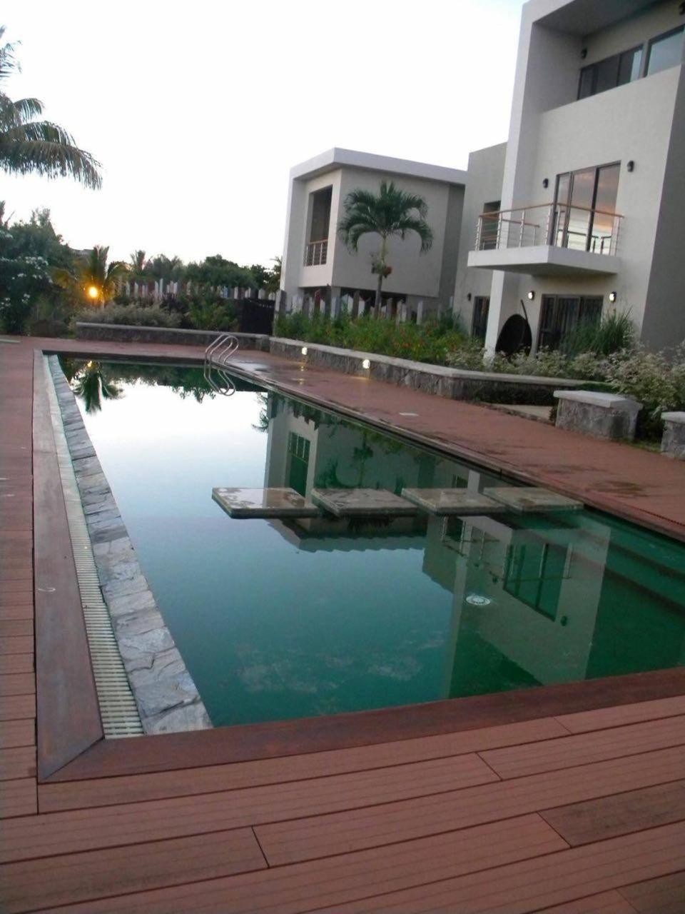 Modern Villa In Grand Bay - Short Walk To Beach Exterior photo