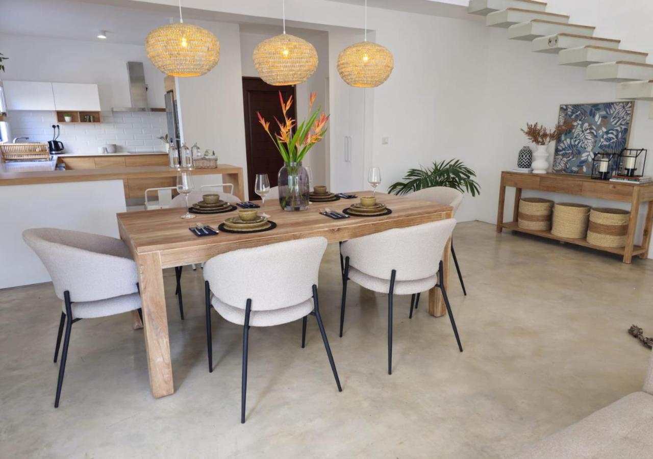 Modern Villa In Grand Bay - Short Walk To Beach Exterior photo